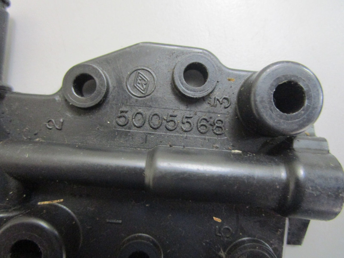 *NEW OEM* 0820 OMC Johnson Evinrude Cover & Insert 5005568