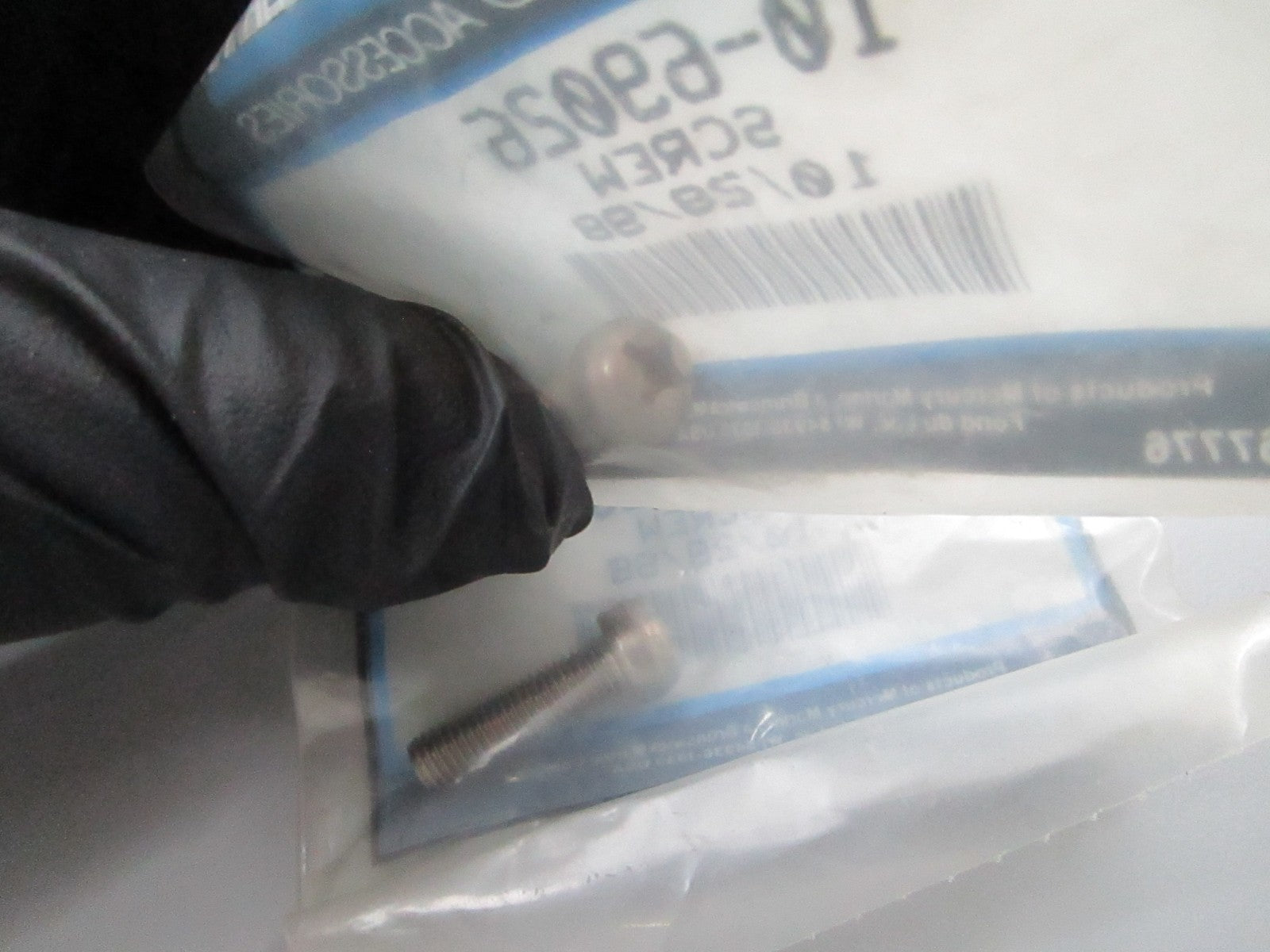 *NEW OEM* (LOT OF 2) 0810 Mercury Quicksilver Screw 10-69026