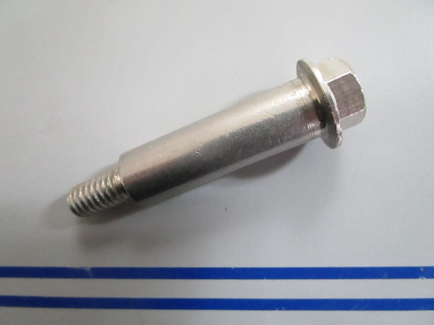 *NEW OEM* 0820 OMC Johnson Evinrude Pivot Screw 122680 0122680