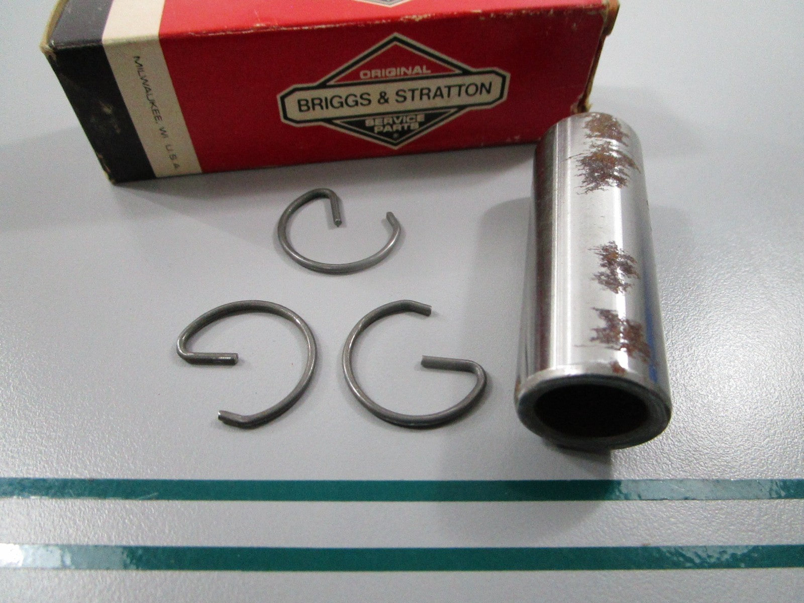 NEW OEM 299691 Briggs & Stratton Pin 0810