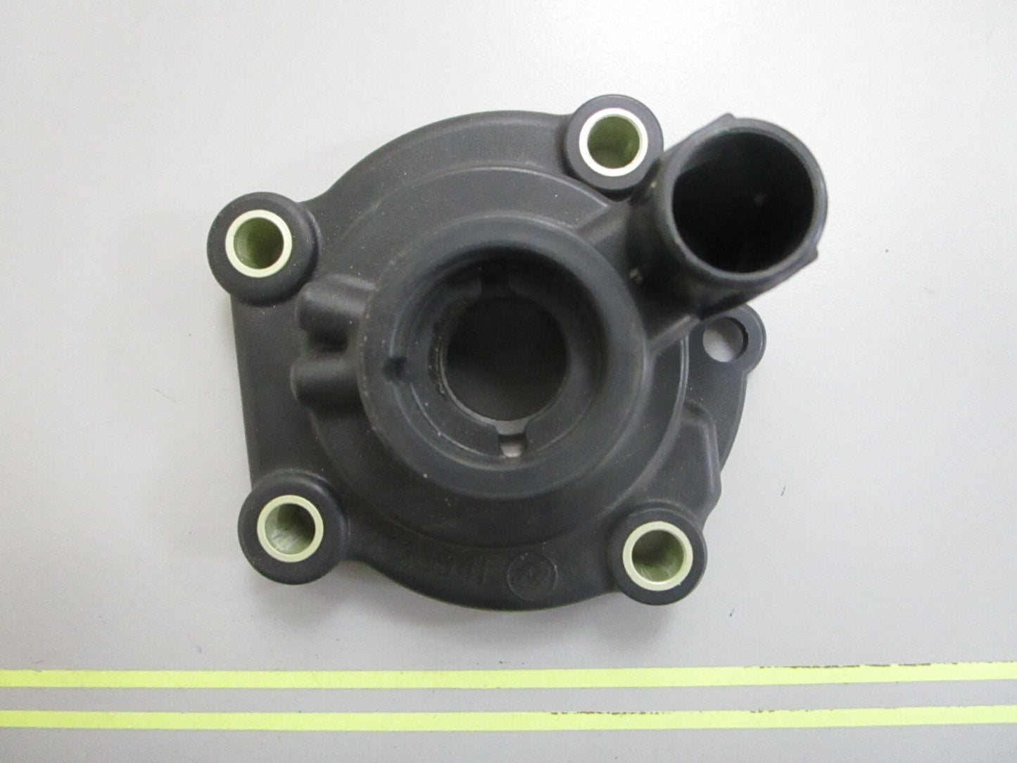 *NEW OEM* 0820 OMC Johnson Evinrude Impeller Housing 323941 0323941