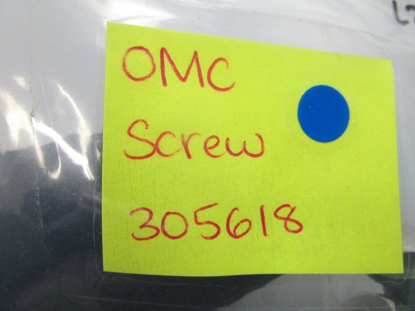 NEW OEM (LOT OF 2) 305618 0305618 OMC Johnson Evinrude Screw 0810