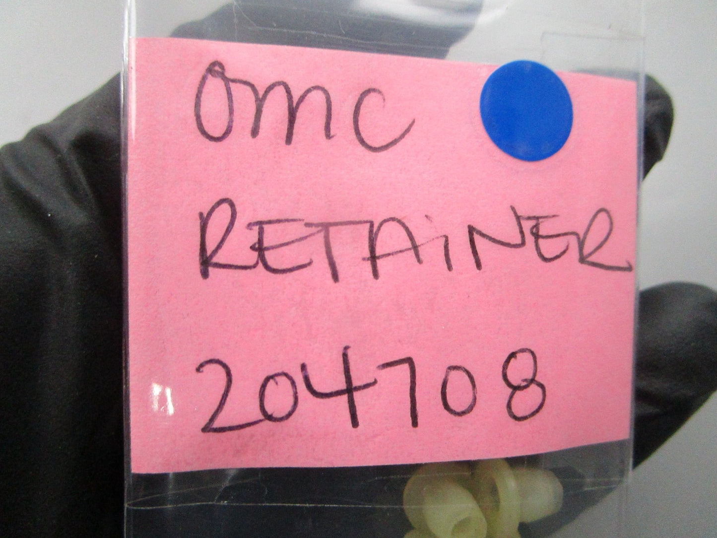 NEW OEM 204708 0204708 OMC Johnson Evinrude Retainer 0810