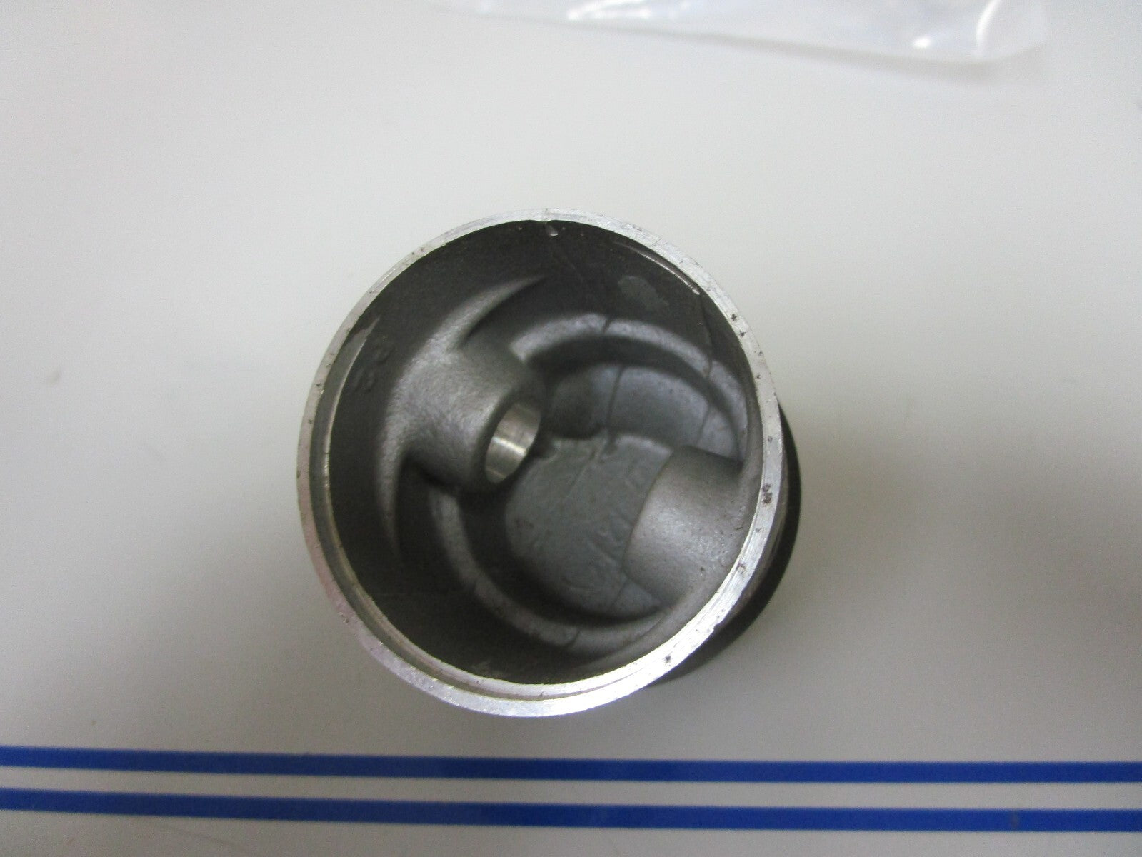 *NEW OEM* 0810 Mercury Quicksilver Piston F26015