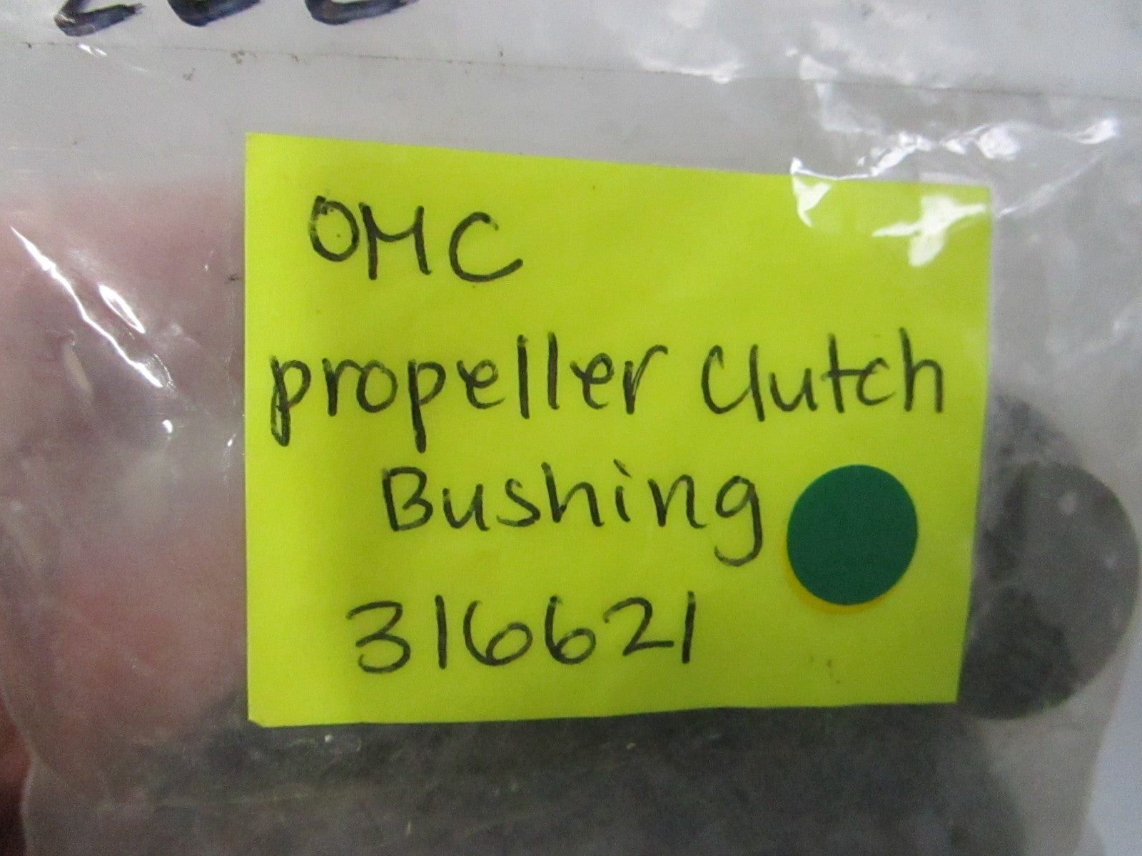 NEW OEM (LOT OF 2) 316621 0316621 OMC Johnson Evinrude Prop Clutch Bushing 0810