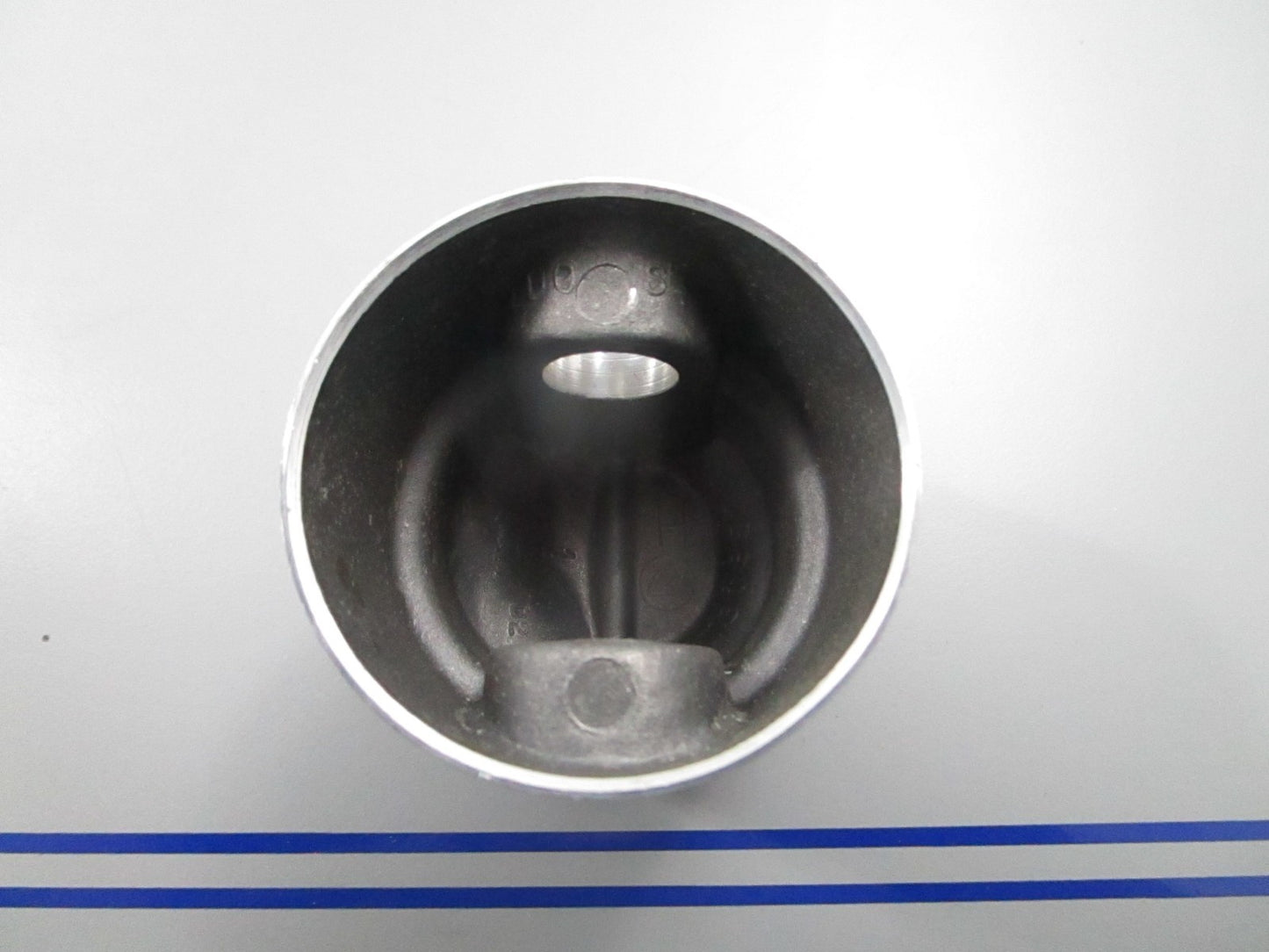 *NEW OEM* 0810 OMC Johnson Evinrude Piston 379372 0379372