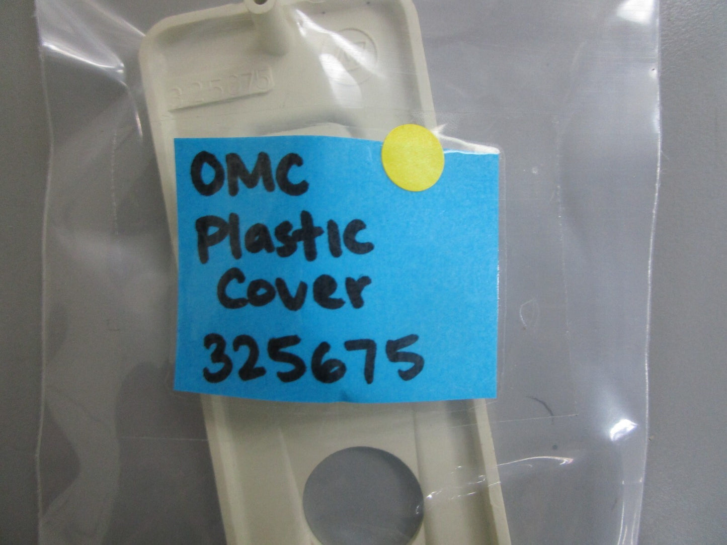 *NEW OEM* 0810 OMC Johnson Evinrude Plastic Cover 325675 0325675
