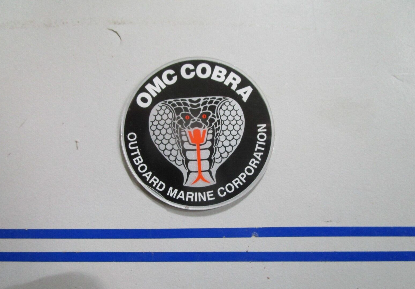 *NEW OEM* 0810 OMC Johnson Evinrude Cobra Medallion Decal 911848 0911848