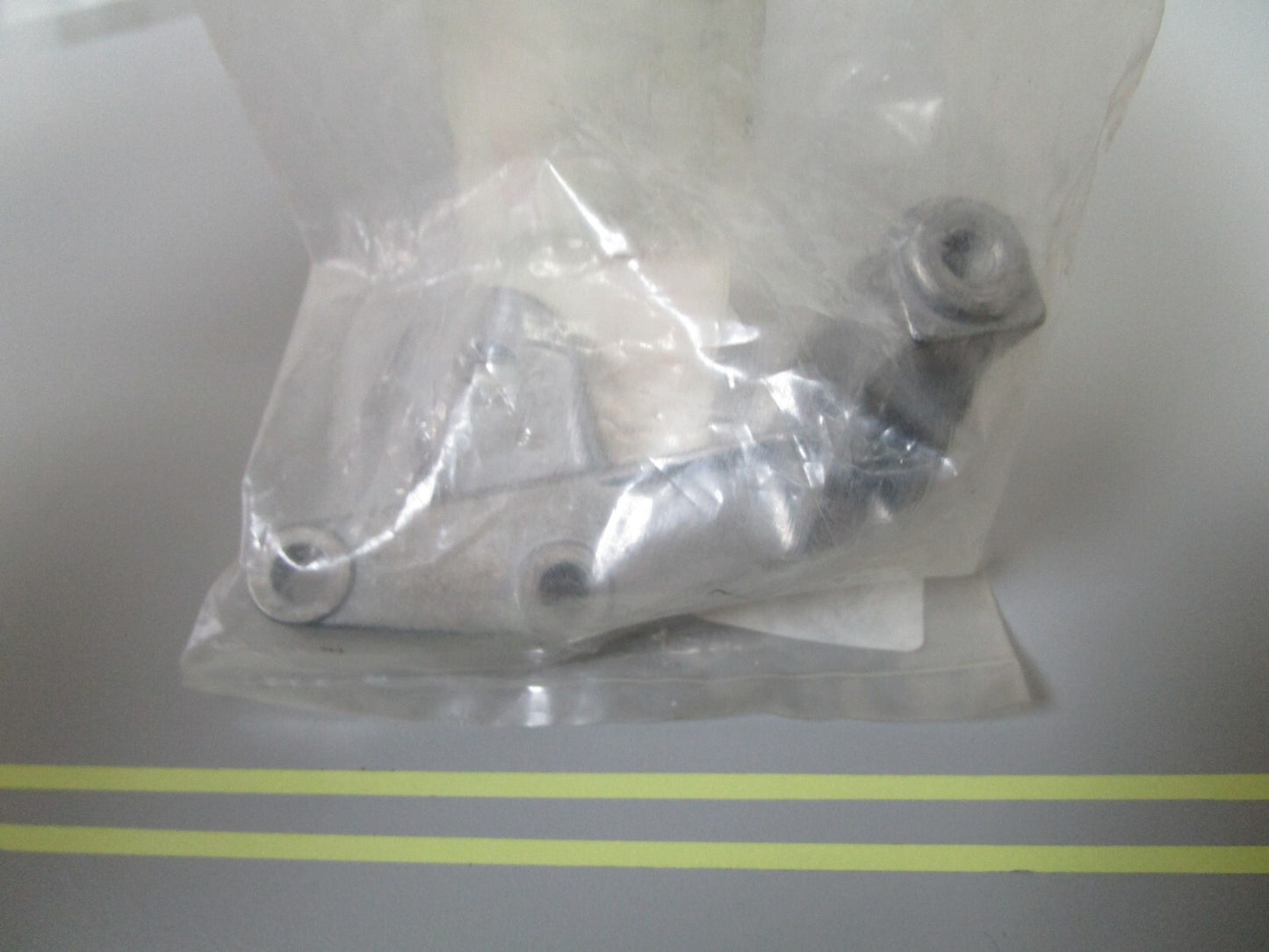 *NEW OEM* 0810 Yamaha Stay 1 6N0-E5772-00-94