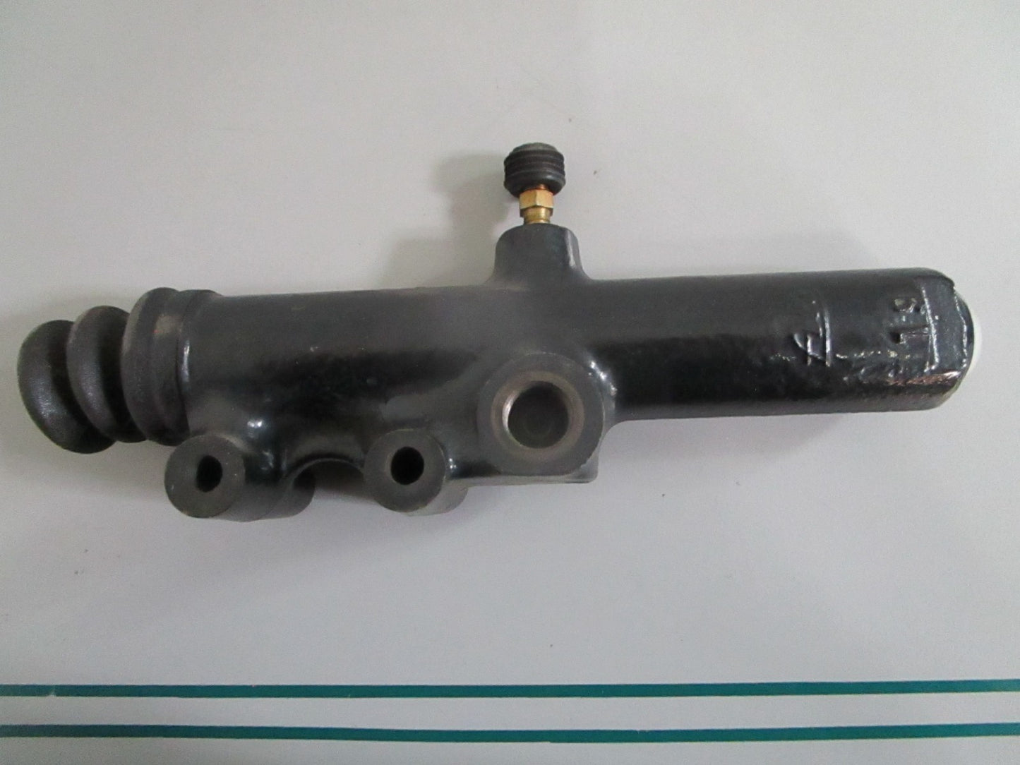 NEW OEM 0002957806 Mercedes-Benz Clutch Master Cylinder 0820