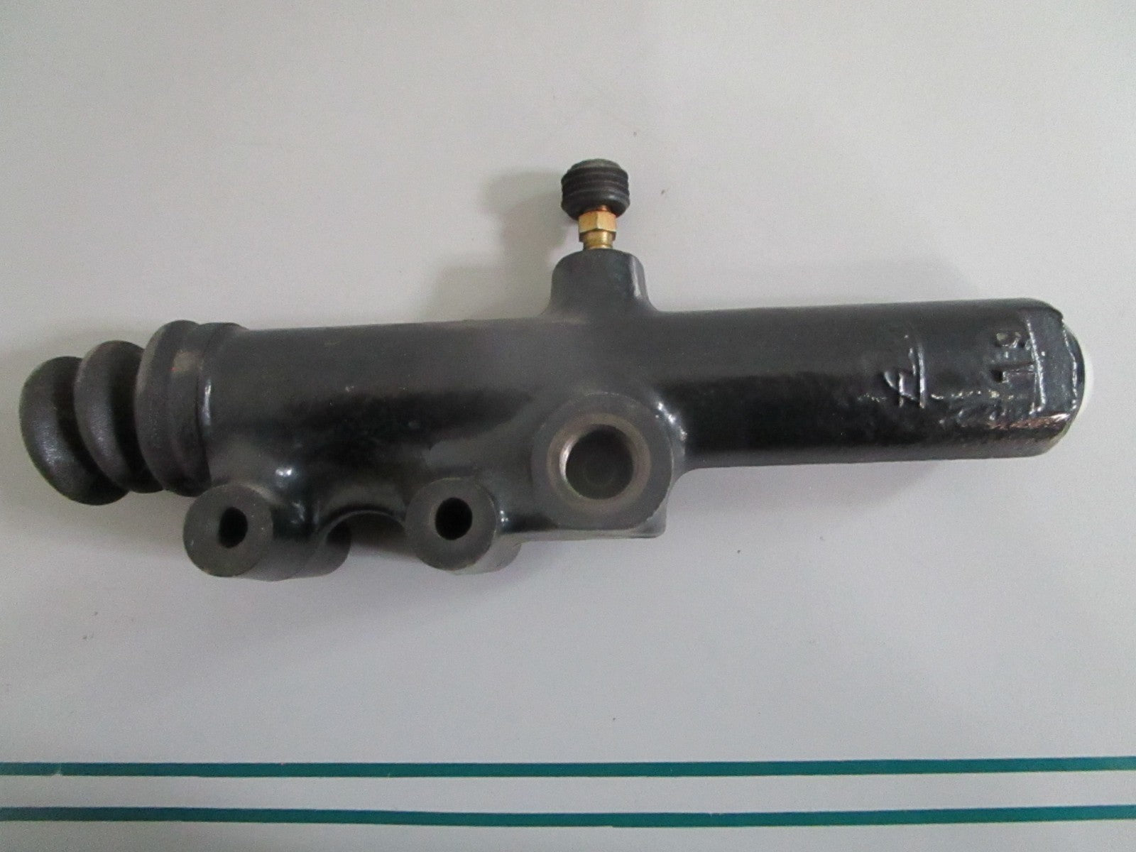 NEW OEM 0002957806 Mercedes-Benz Clutch Master Cylinder 0820