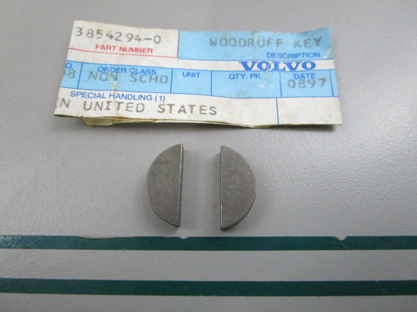 NEW OEM (LOT OF 2) 3854294 Volvo Penta Impeller Key 0810
