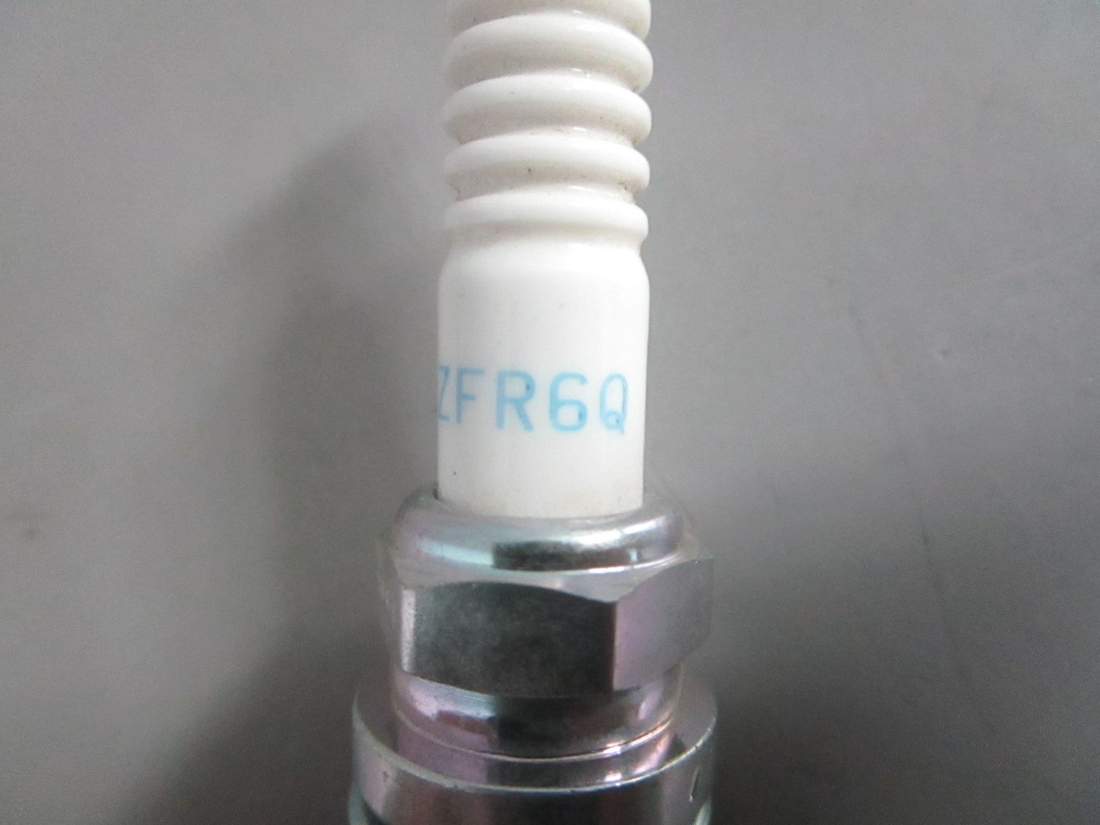 NEW OEM (LOT OF 5) IZFR6Q Champion Spark Plug 0820