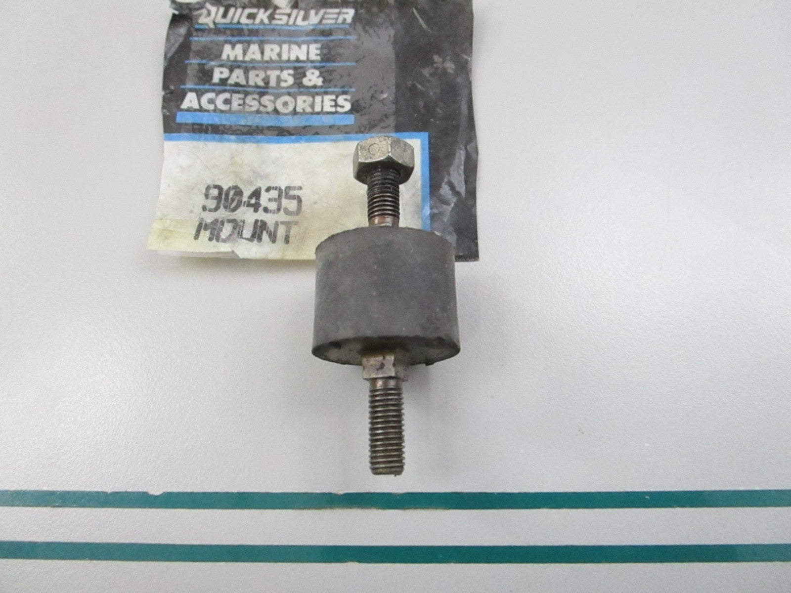 NEW OEM 90435 Mercury Mount 0810