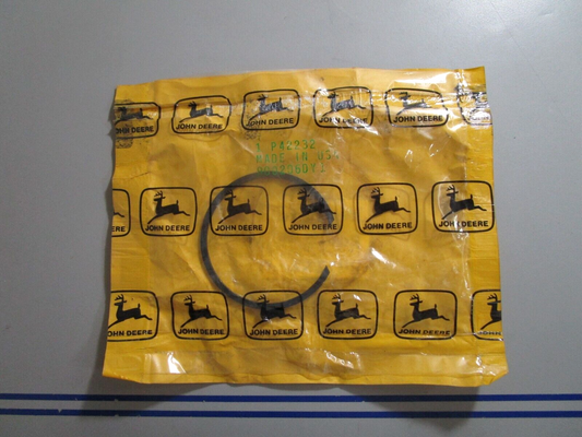 *NEW OEM* 0810 John Deere Ring P42232