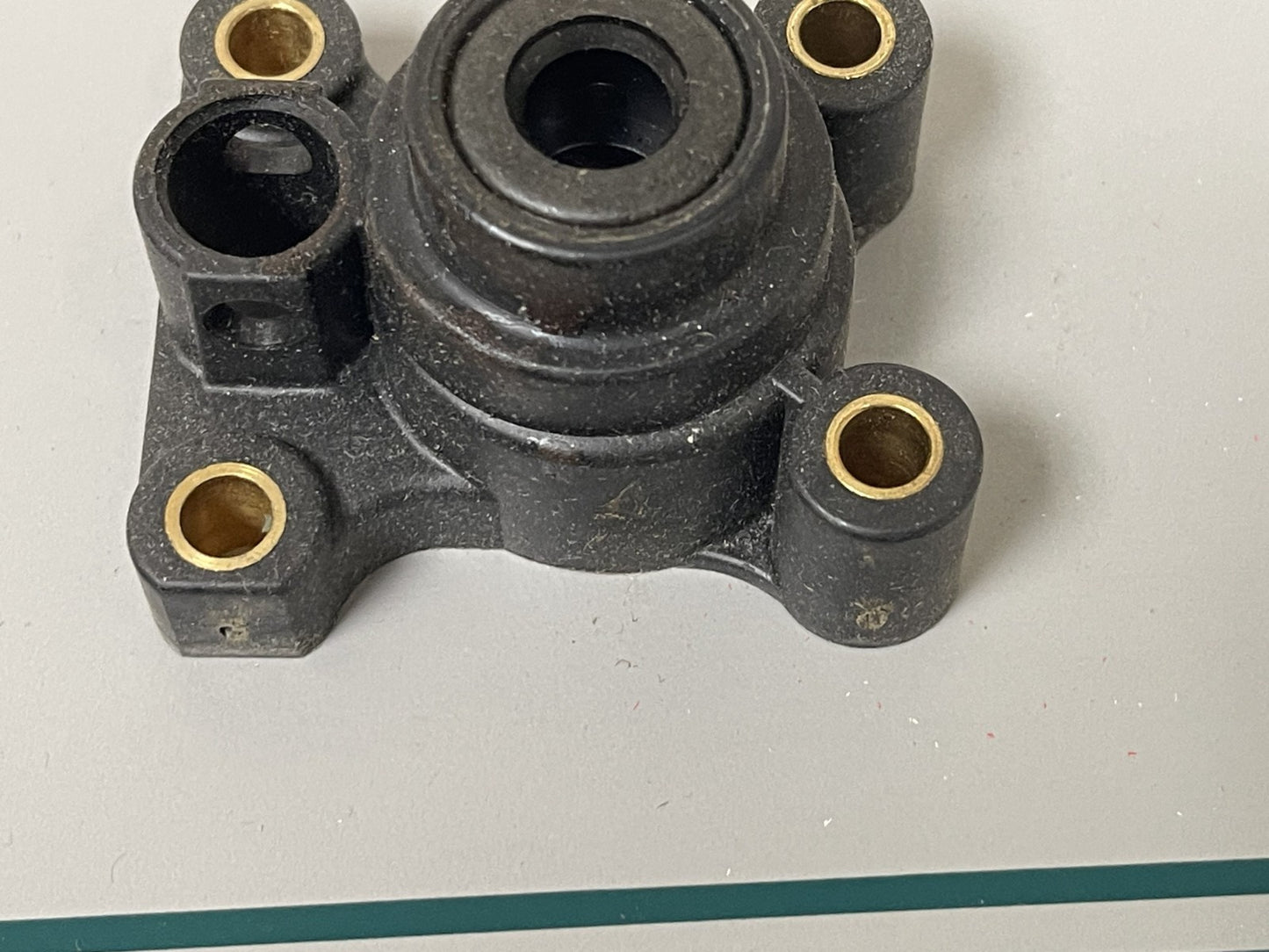 NEW OEM 388289 Johnson Evinrude Water Pump Impeller Housing 0670