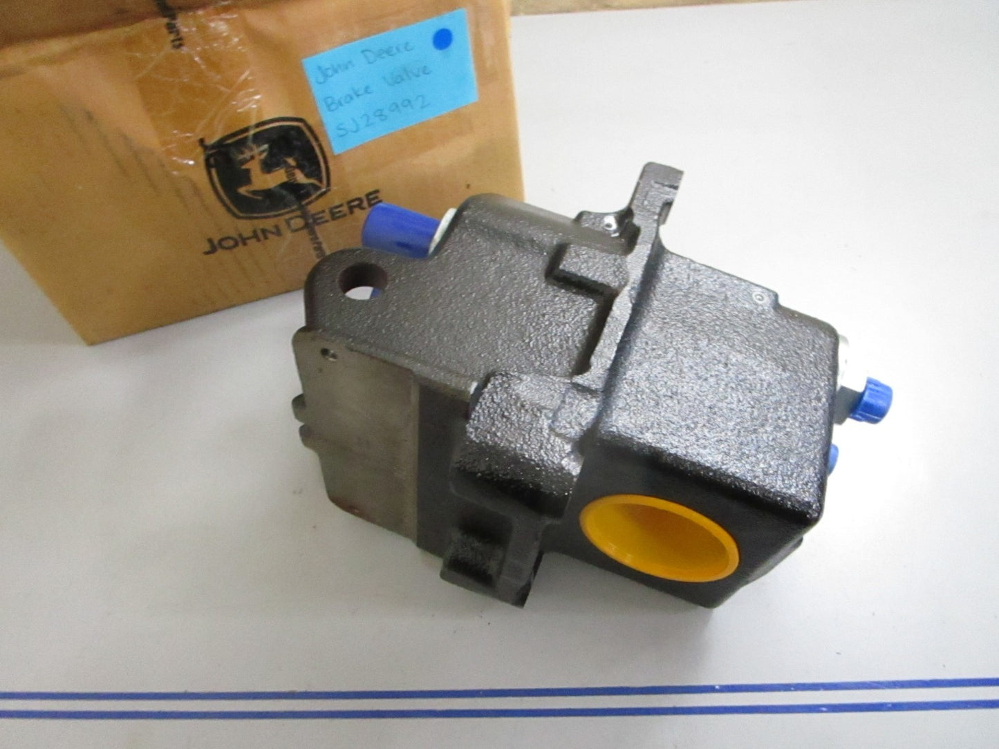 *NEW OEM* 0820 John Deere Brake Valve SJ28992