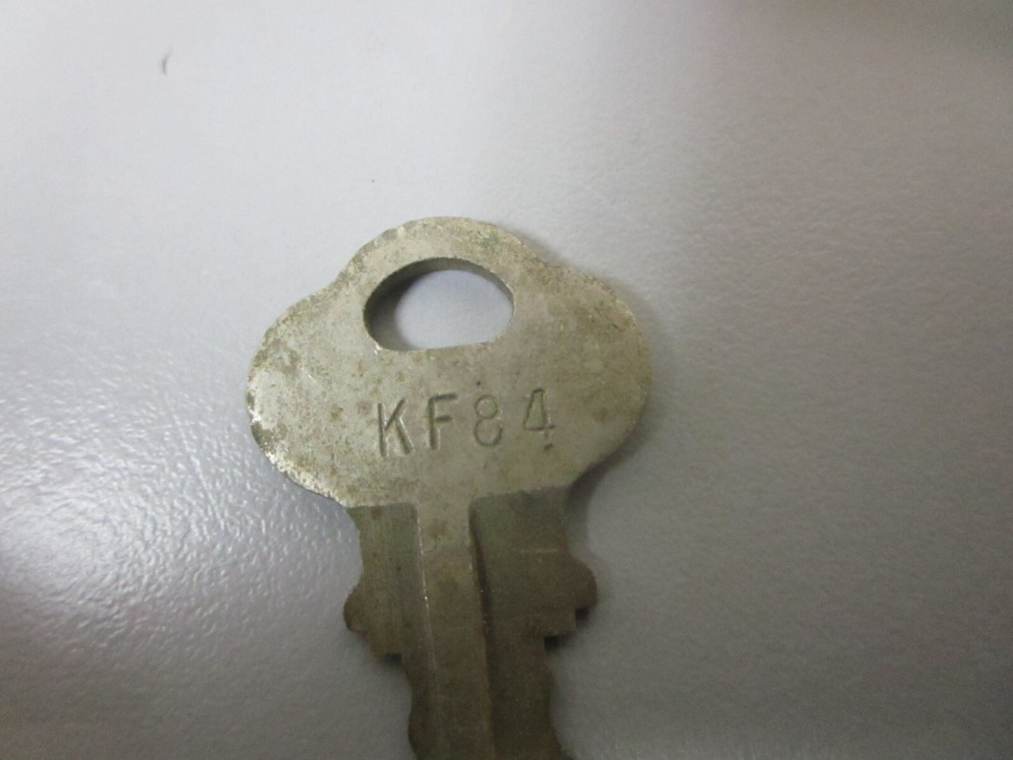 *NEW OEM* 0810 OMC Johnson Evinrude Ignition Key KF84 501599 0501599