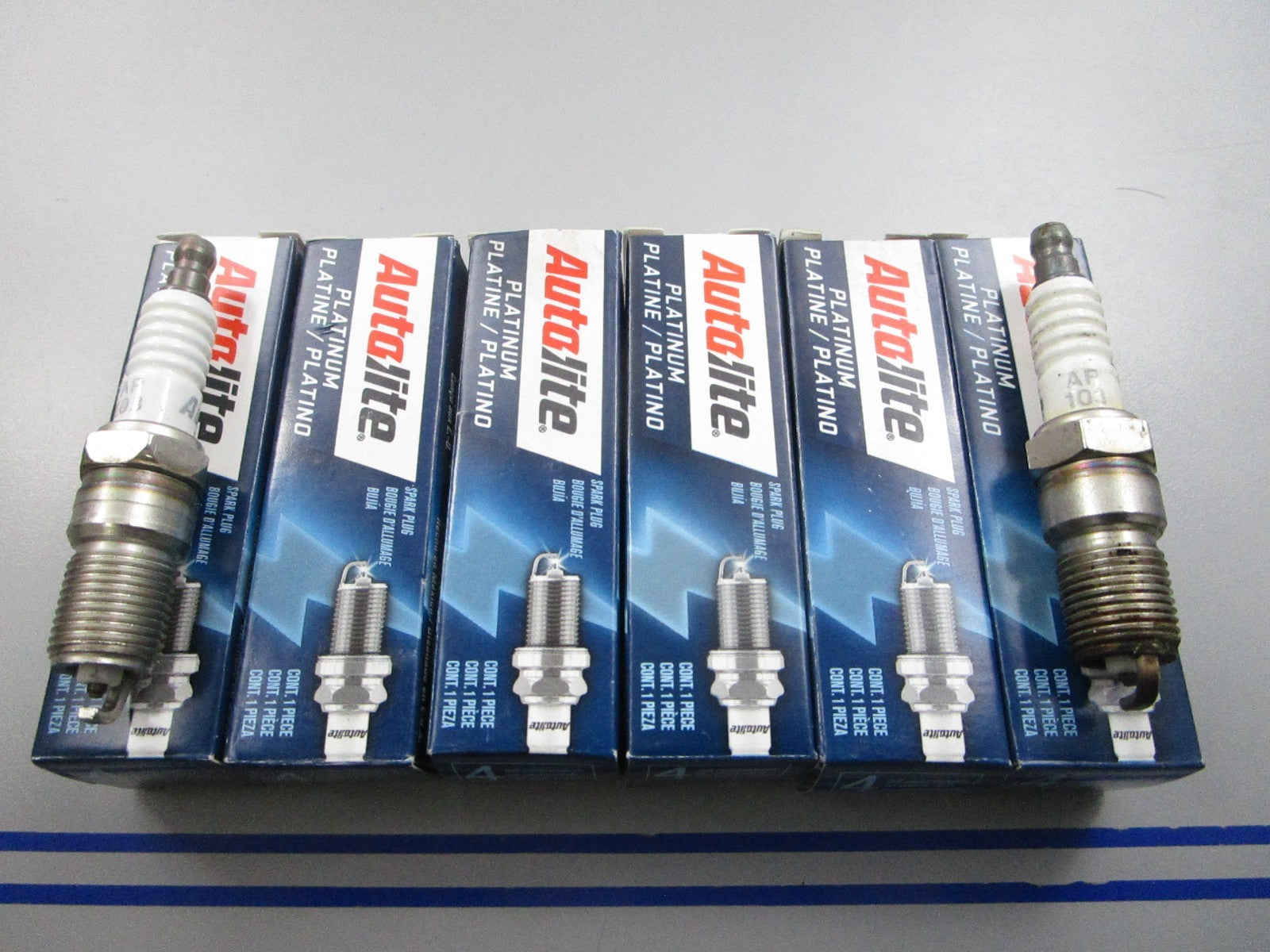 NEW (LOT OF 6) AP103 Autolite Spark Plug 0810
