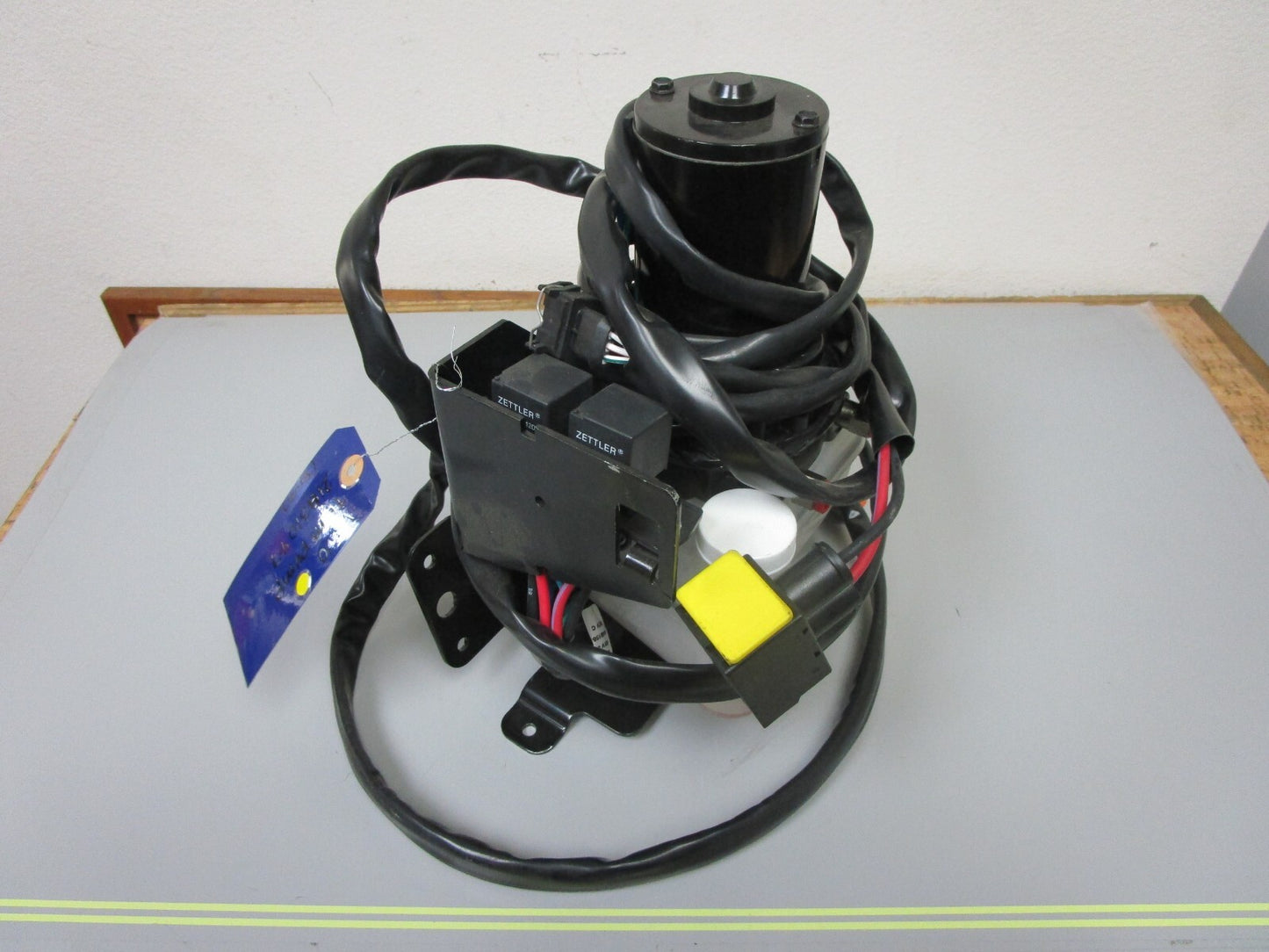 *NEW OEM* 0720 Volvo Penta Trim Pump Assembly 21831047 *1 YEAR WARRANTY*