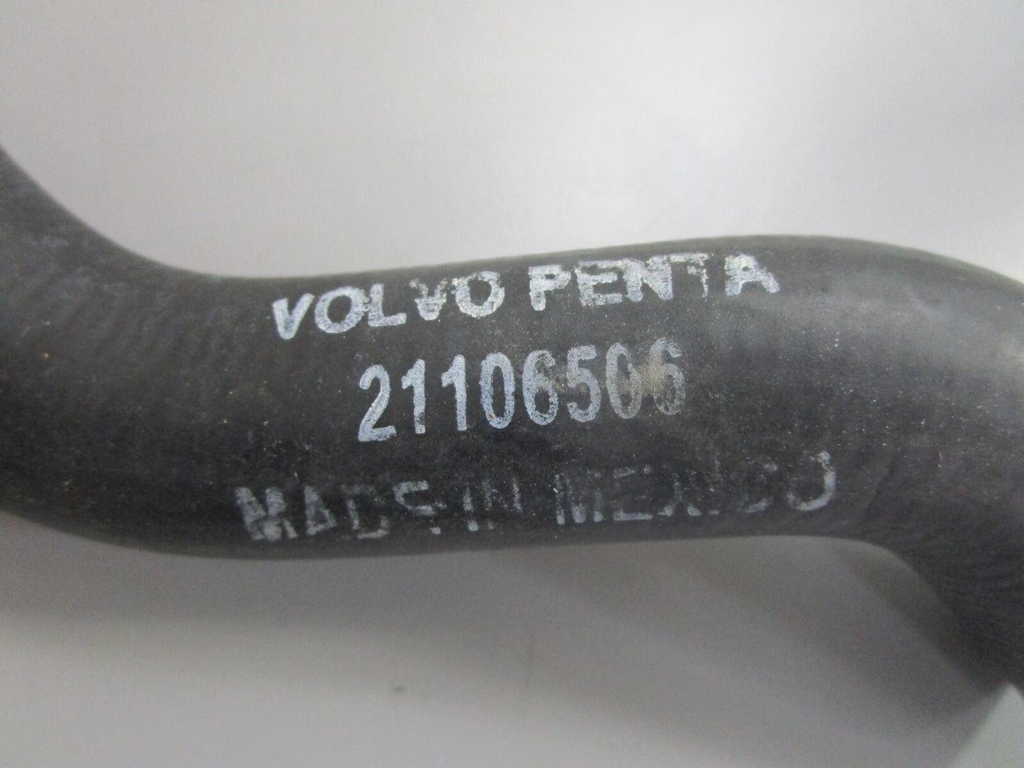 *NEW OEM* 0810 Volvo Penta Hose 21106506