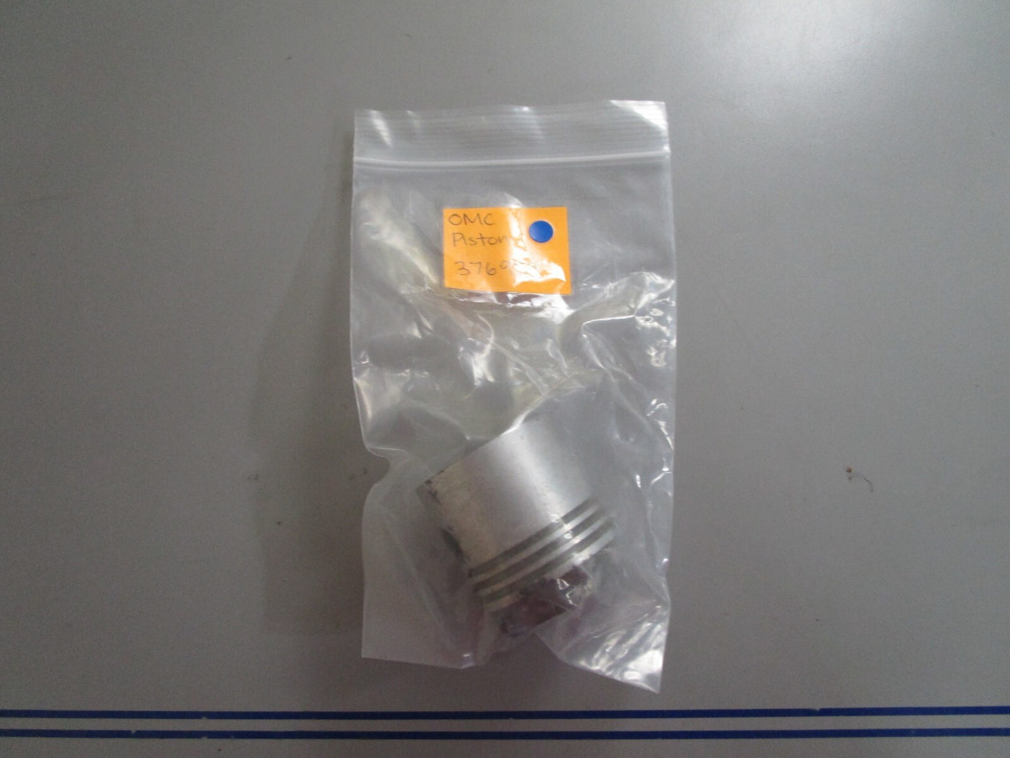 *NEW OEM* 0810 OMC Johnson Evinrude Piston 376989 0376989