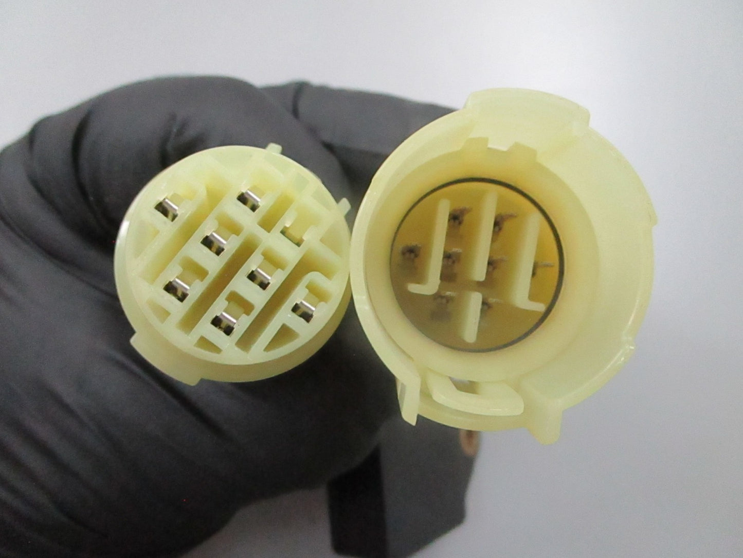 *NEW OEM* 0810 Suzuki Sub Adaptor 09932-89920