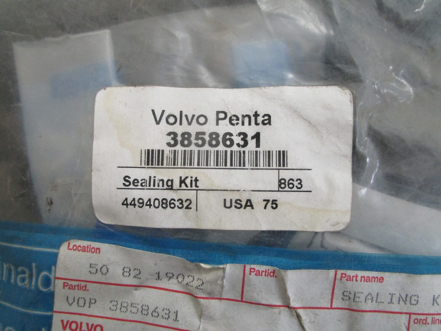*NEW OEM* 0820 Volvo Penta Sealing Kit 3858631