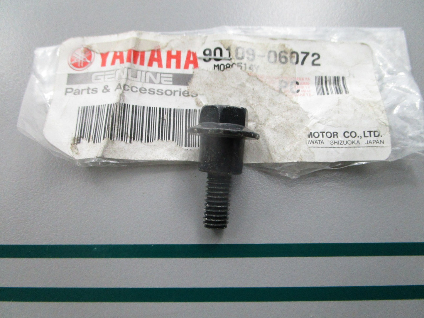 NEW OEM 90109-06072 Yamaha Bolt 0810