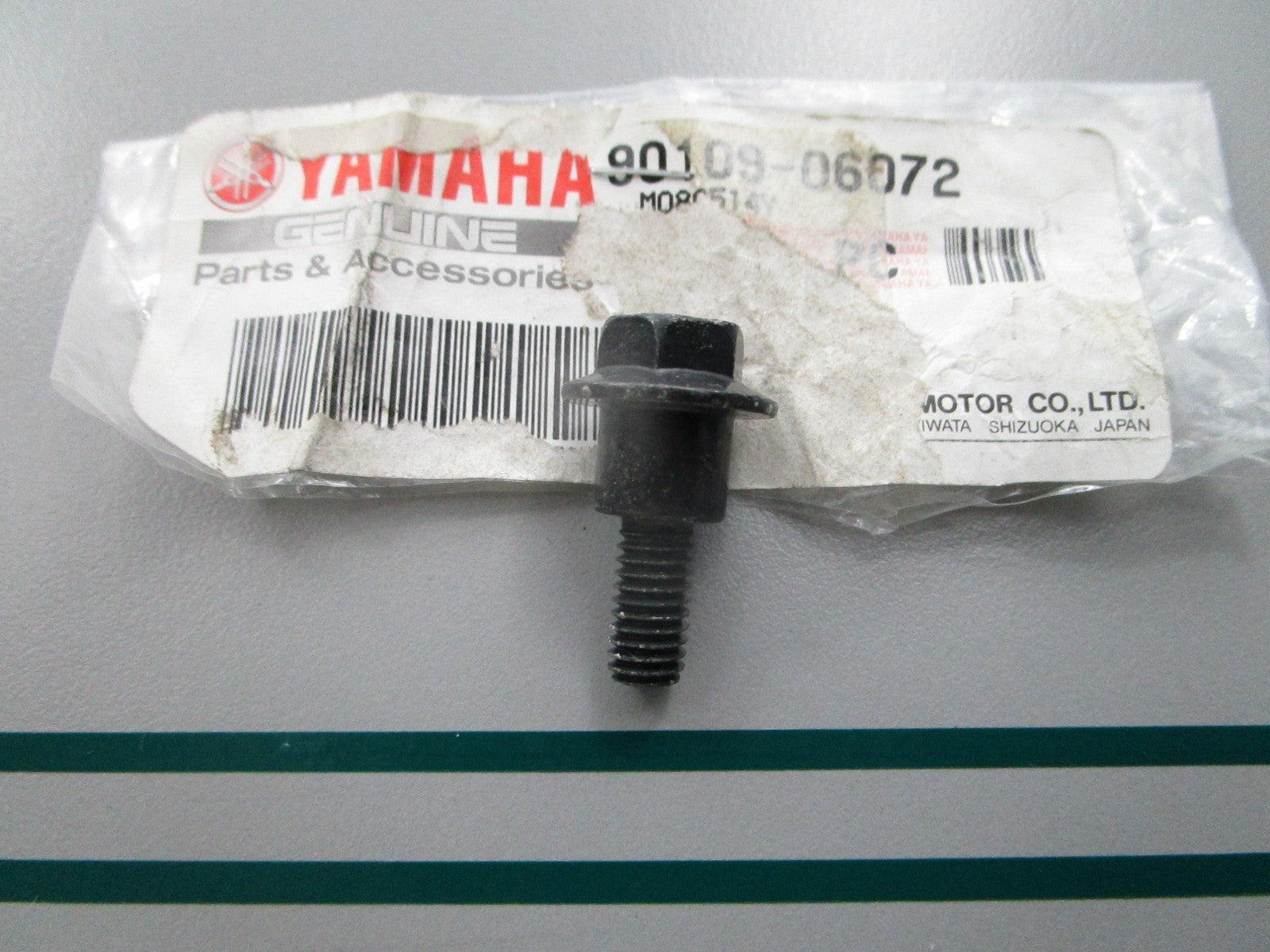 NEW OEM 90109-06072 Yamaha Bolt 0810