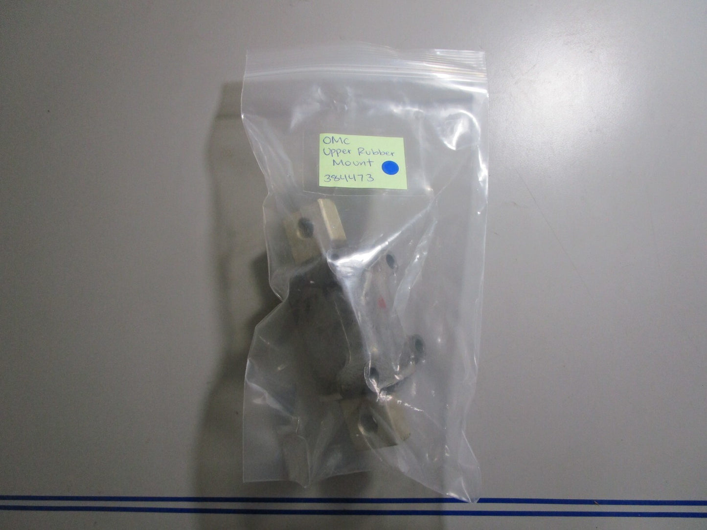 *NEW OEM* 0810 OMC Johnson Evinrude Upper Rubber Mount 384473 0384473