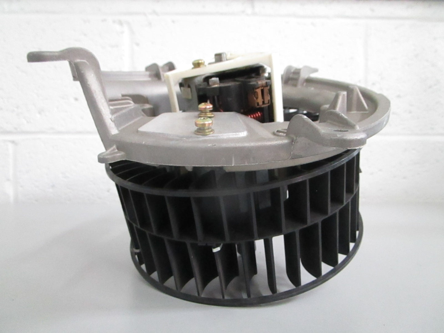 NEW OEM 2108206842 Mercedes-Benz Behr Blower Motor 0820