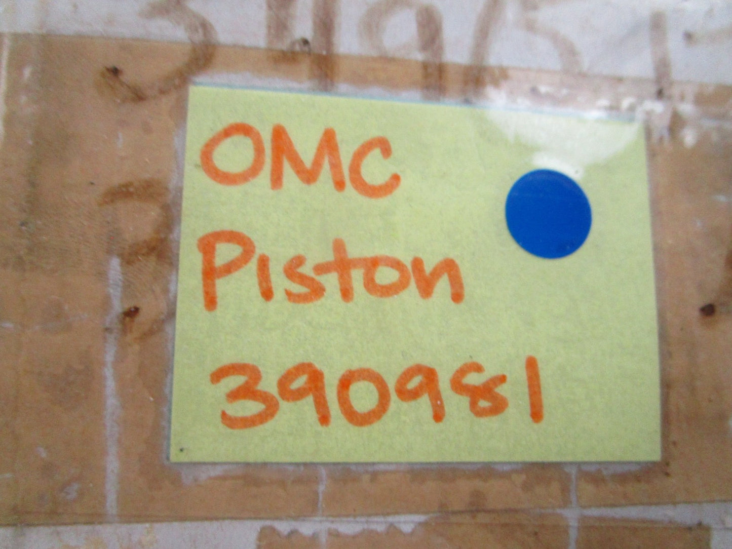 NEW OEM 390981 0390981 OMC Johnson Evinrude Piston 0810