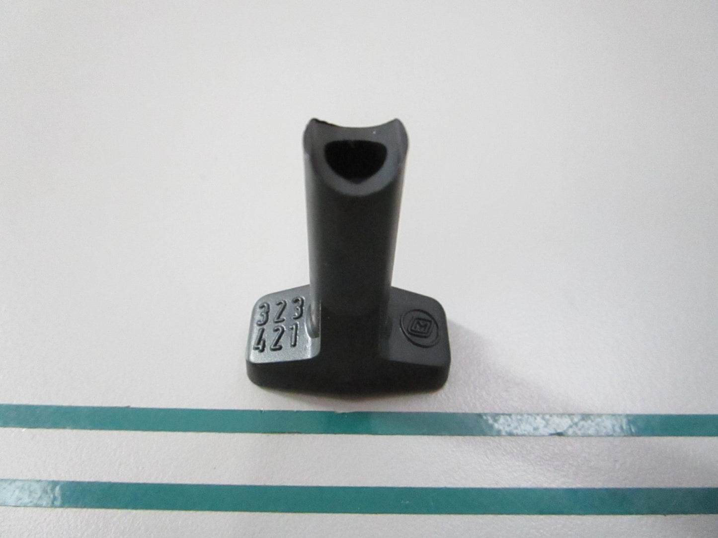 NEW OEM 323421 0323421 OMC Johnson Evinrude Choke Knob 0810