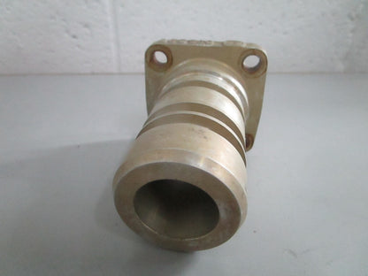 NEW OEM 984977 0984977 OMC Johnson Evinrude Bearing Housing 0820