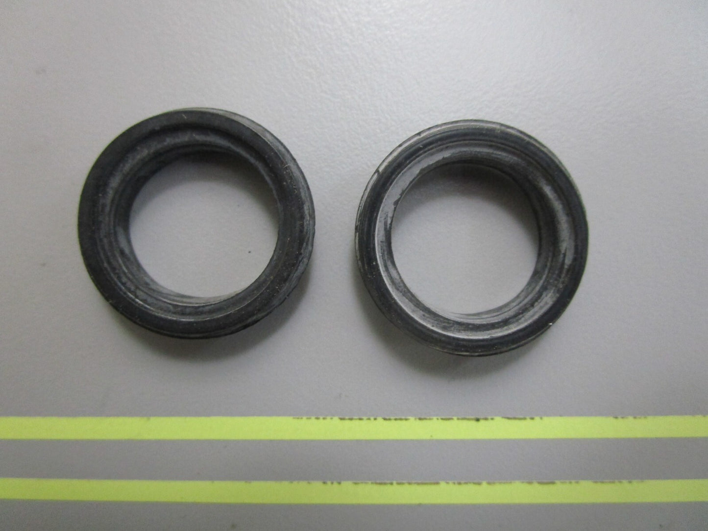 *NEW OEM* (LOT OF 2) 0810 OMC Johnson Evinrude Thermostat Seal 310058 0310058