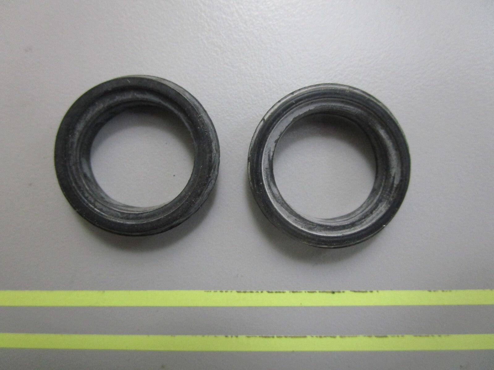 *NEW OEM* (LOT OF 2) 0810 OMC Johnson Evinrude Thermostat Seal 310058 0310058