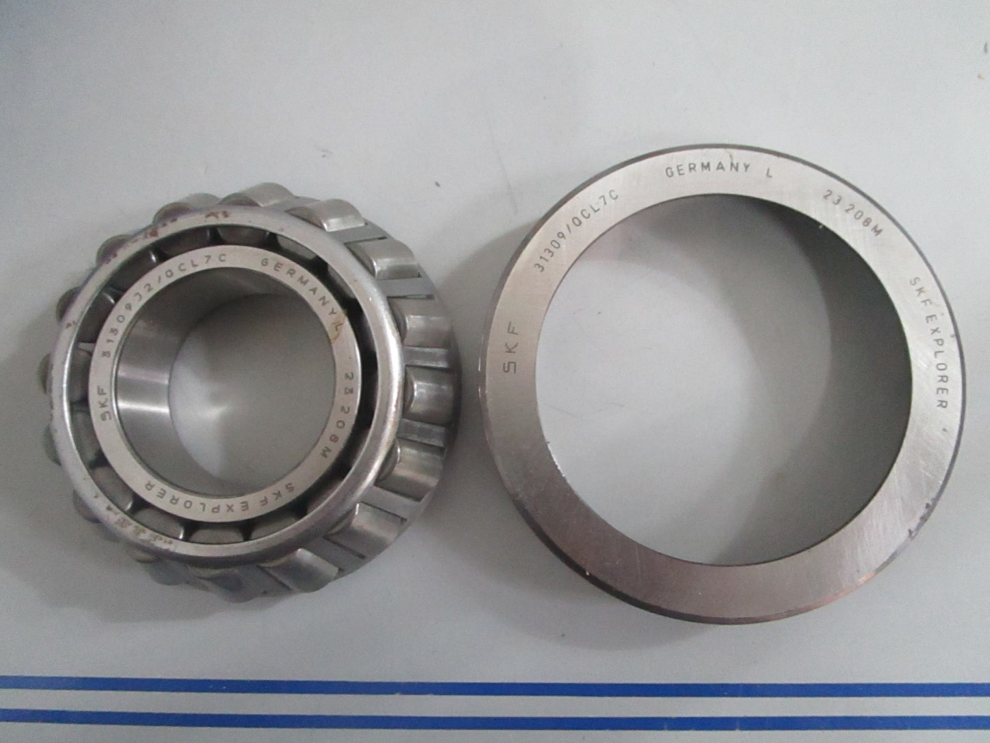 *NEW OEM* 0820 Volvo Penta Roller Bearing 184595