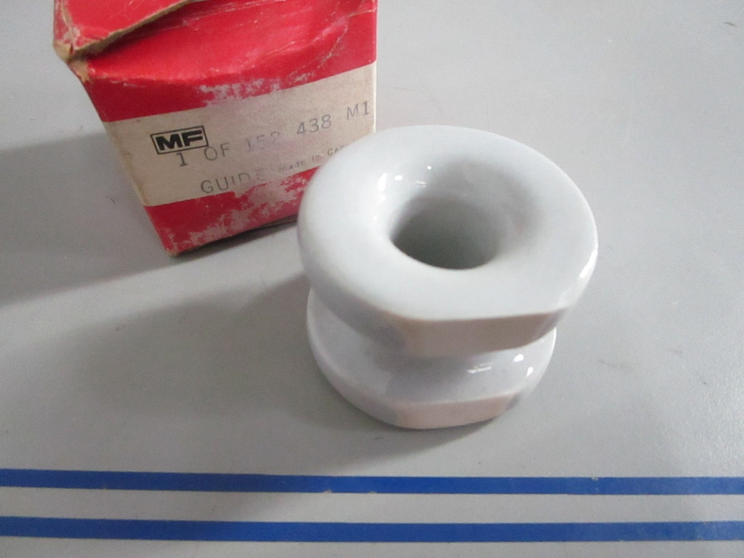 NEW OEM 152438M1 Massey Ferguson Guide 0820