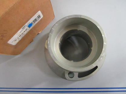 *NEW OEM* 0820 OMC Johnson Evinrude Bearing Housing 910240 0910240