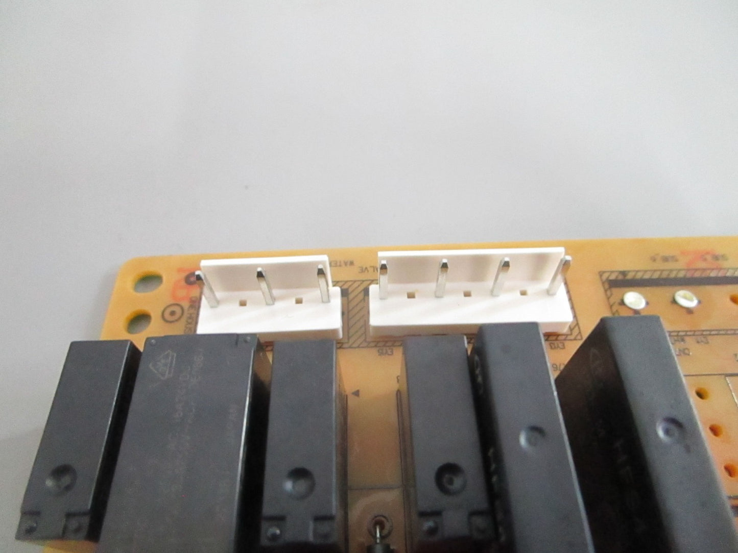 NEW OEM DA82-02675A Samsung Refrigerator Ice Maker Service Kit 0820