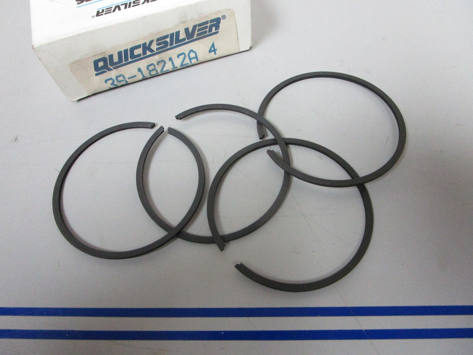 *NEW OEM* 0720 Mercury Quicksilver 4 Piston Ring Set 39-18212A4