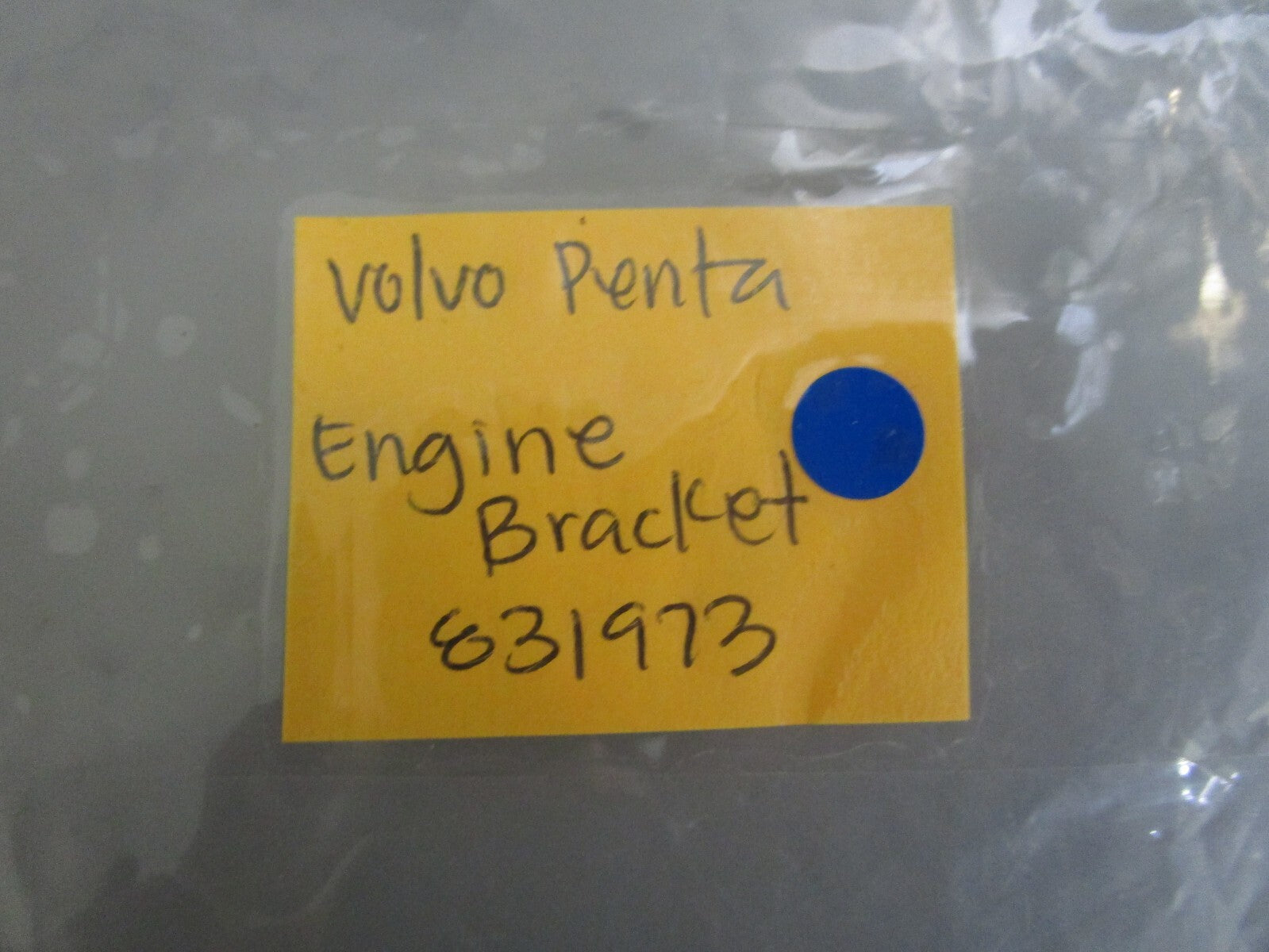 *NEW OEM* 0820 Volvo Penta Engine Bracket 831973