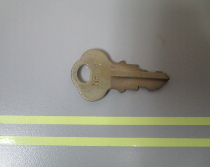 *NEW OEM* 0810 OMC Johnson Evinrude Ignition Key KF11 501526 0501526