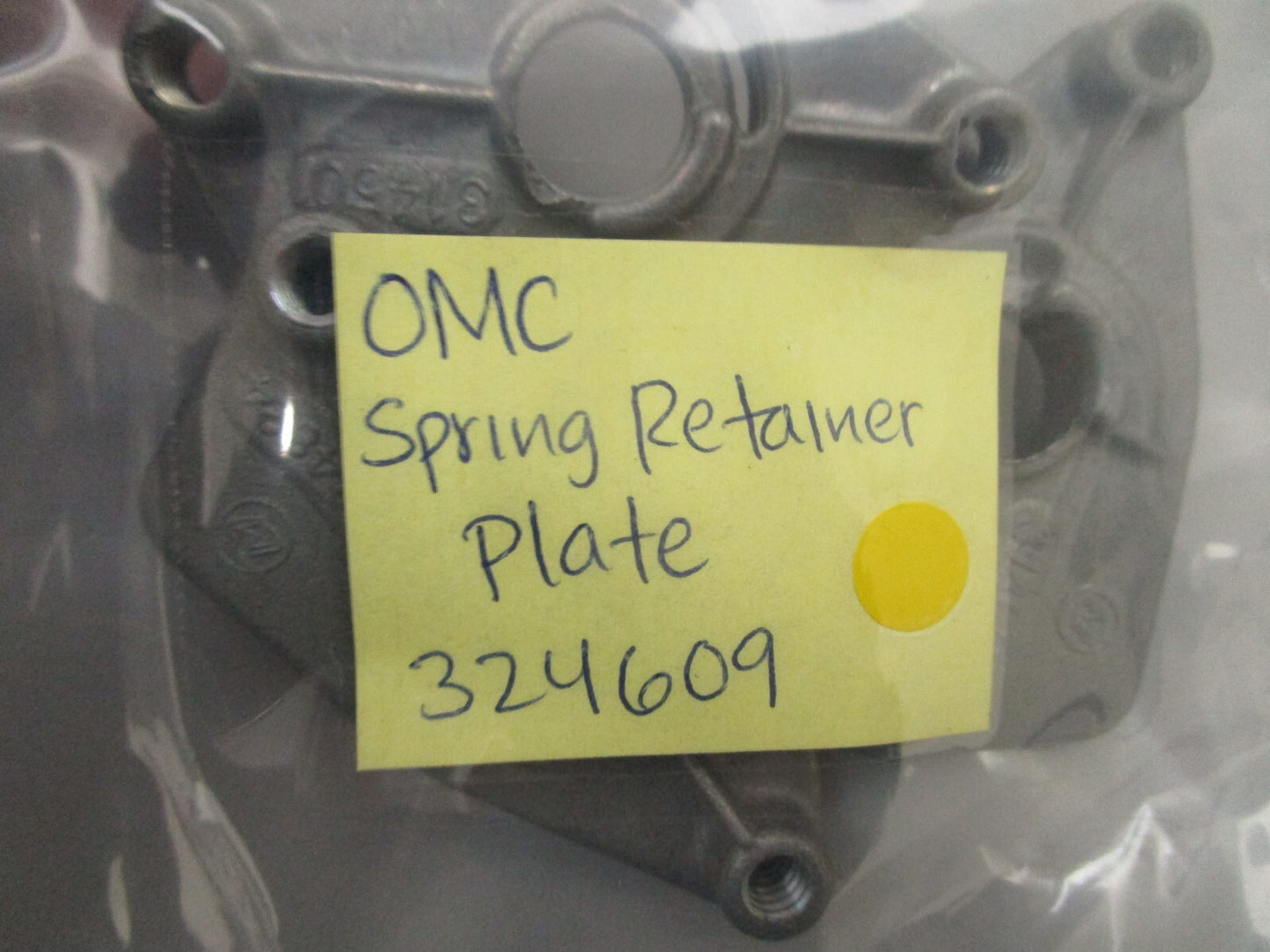 *NEW OEM* 0810 OMC Johnson Evinrude Spring Retainer Plate 324609 0324609
