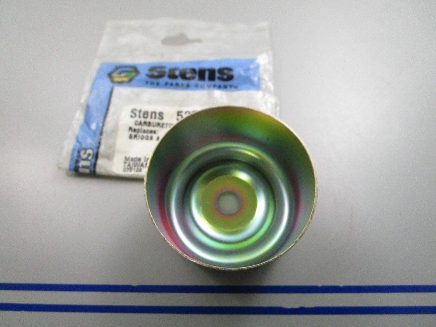 NEW Stens 525-281 Replaces: Briggs & Stratton 221995 Carburetor Bowl 0810