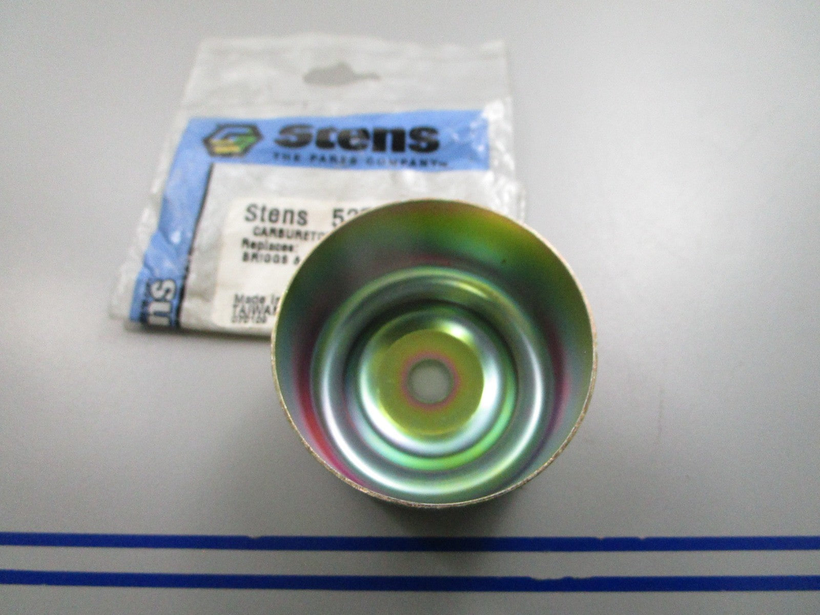 NEW Stens 525-281 Replaces: Briggs & Stratton 221995 Carburetor Bowl 0810