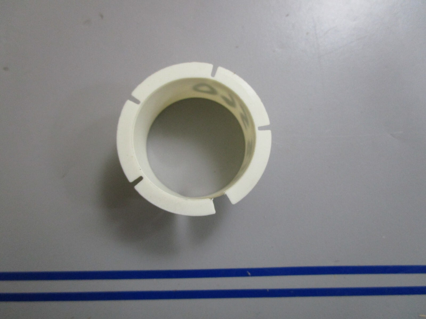 *NEW OEM* 0810 OMC Johnson Evinrude Bushing 318560 0318560