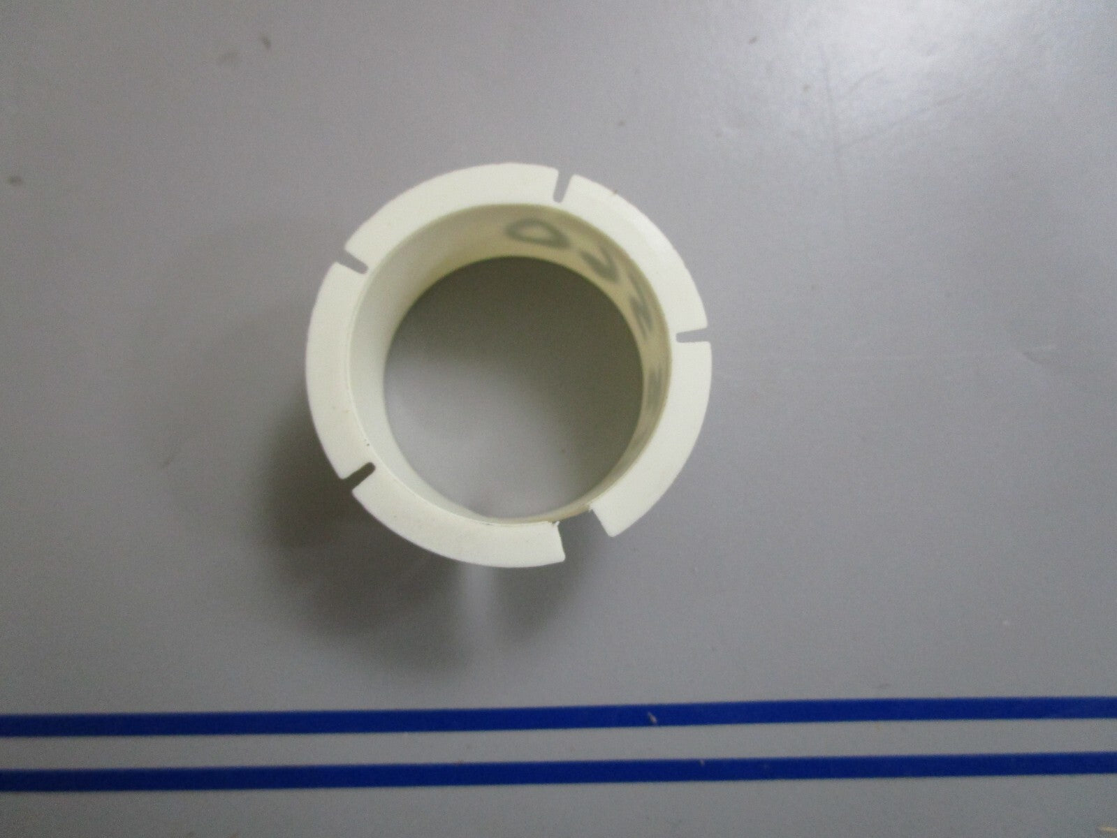 *NEW OEM* 0810 OMC Johnson Evinrude Bushing 318560 0318560