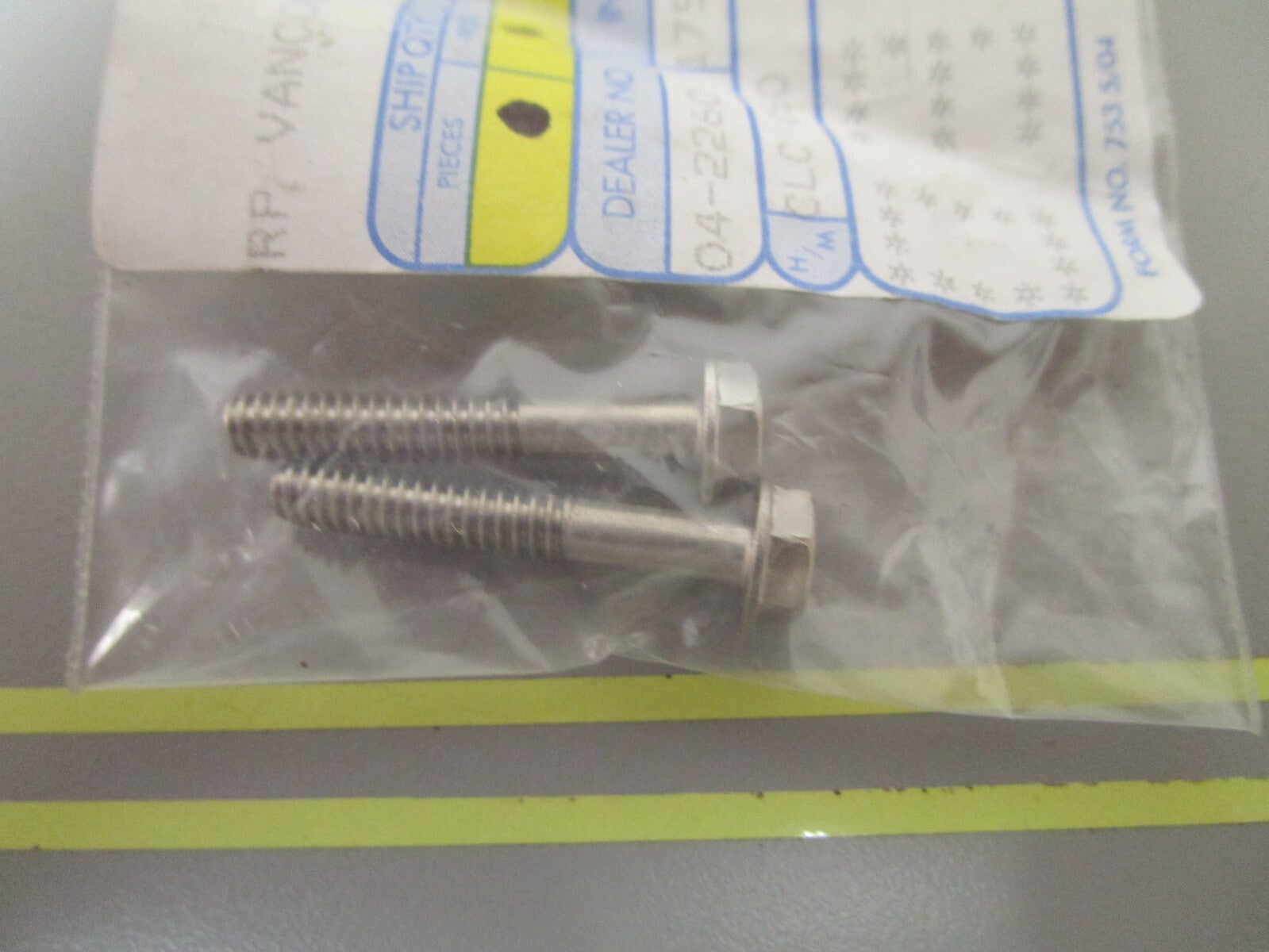 *NEW OEM* (LOT OF 2) 0810 OMC Johnson Evinrude Screw 351152 0351152